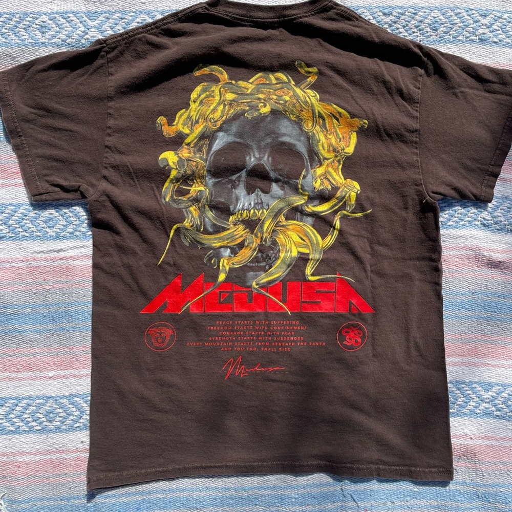 Brown Medusa shirt with skull
